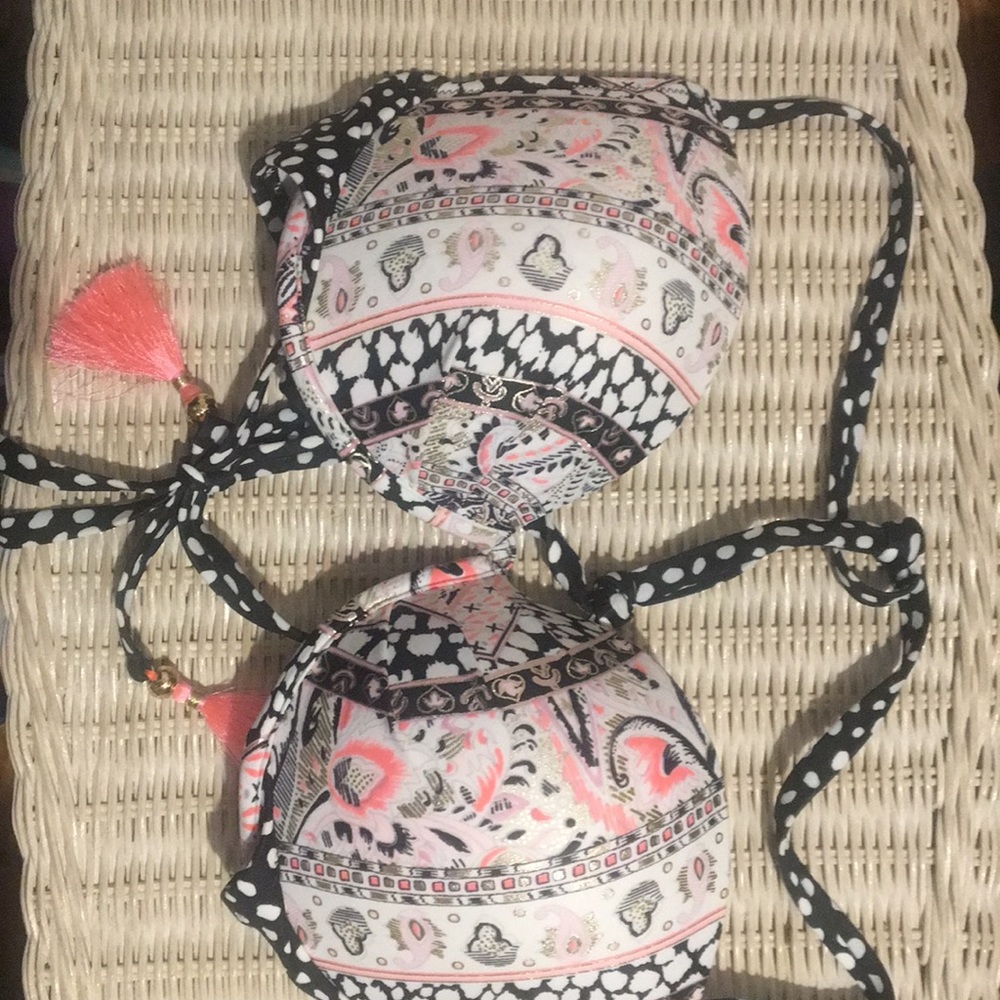Victoria Secret NWT bathing suit top
